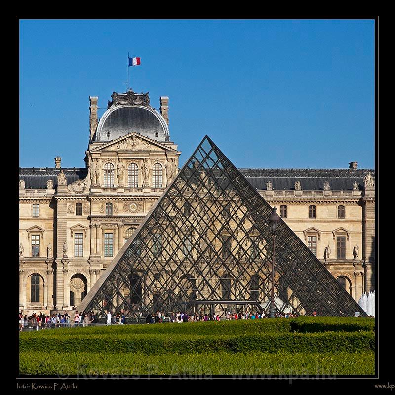 Louvre 001.jpg